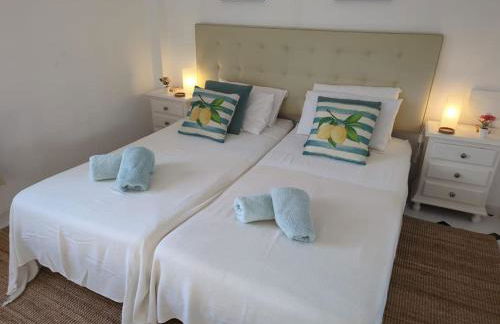 The Lemon Tree by the Sea - Photo 25