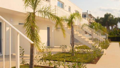 SUNSHINE LUXURY APARTMENTS - Private Pool and Beach - Policoro Lido - Foto 3, Garden