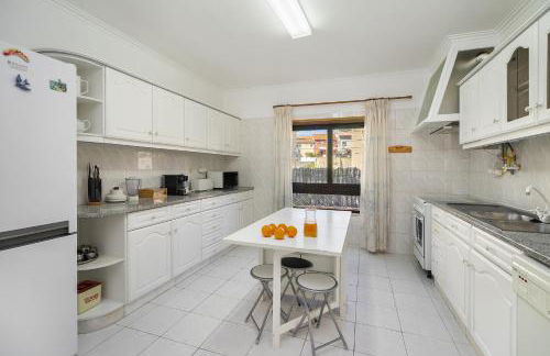 WHome Perfect Family Hideout Residence w/AC & 4BR + 5BA - Foto 60