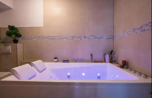 Balnéo & Confort, Tram, Parking - Foto 2