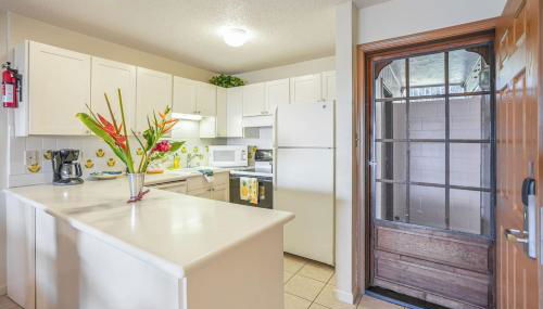 Central and Bright 2 BR, 2 BA, Pool and Oceanview - Photo 5