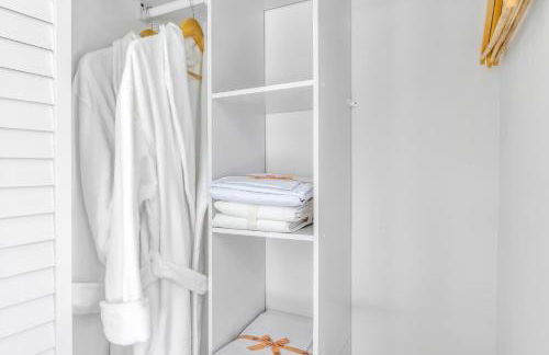 Gorgeous coastal PH with Large Private Terrace - Foto 23