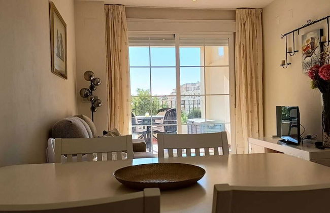 Lovely 2 Bedroom, 2 Bathroom Apartment With Pool - Foto 24