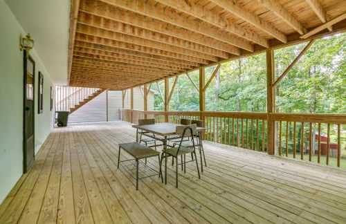 Kodak Getaway with Covered Decks and Game Room! - Foto 22