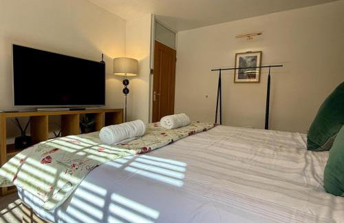 Modern 3 Bedroom Bungalow, EV Friendly, Parking Included - Foto 79