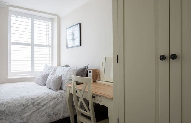 Direct Sea Views, Seafront Location & Free Parking - Foto 4