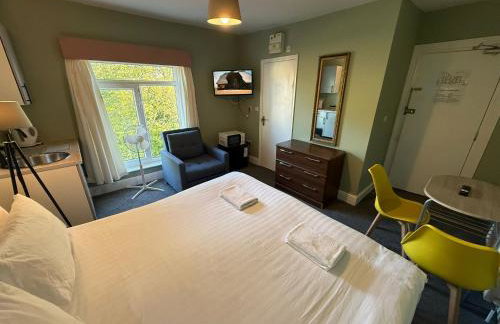 Southsea 2nd Floor Studio Apartment, Free Private Parking - Foto 13