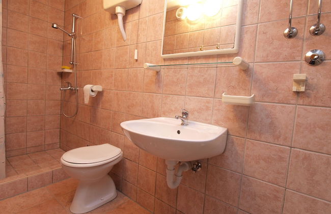 Apartment 845 - Photo 8