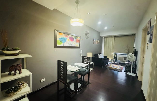 Gramercy 2 bedrooms w Balcony City View - Photo 3