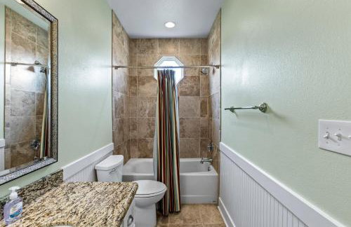 3BR - Amazing Game Room, Steps to Beach, Firepit - Foto 33