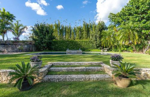 The Garden House Hot Tub Pool and Lush Garden Oasis - Foto 40