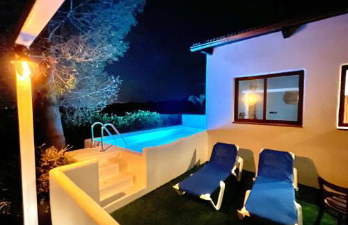 Villa Only Adults 2 Pax · Piscina Privada · A/C · WIFI · BBQ - Foto 12