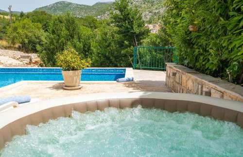 Villa Petmat - with private pool and 6 bedrooms - Photo 11