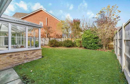 Spacious 4 Bedroom Warrington House with Free Parking Perfect for Contractors, Families and Business Guests - Foto 34