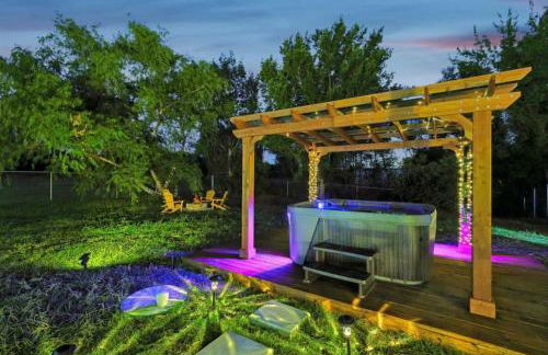 The Perfect Holiday Getaway 5BR 4BA with Pool and Hot Tub - Photo 46