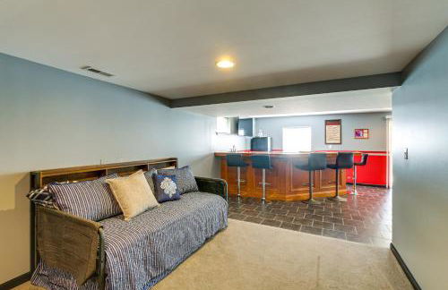 Bar, Pool Table and Yard! Spacious Union Home - Foto 23