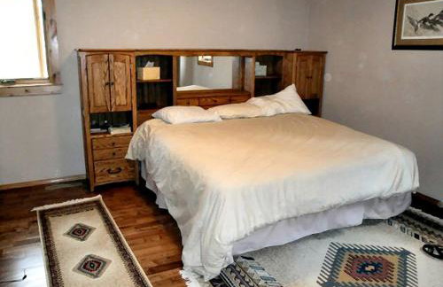 Secluded Lodge Rental for Large Groups in Lewis and Clark National Forest, Montana - Foto 4