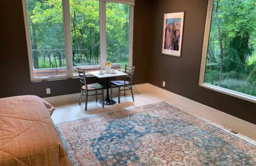 25-Bed, Amenity-Rich Estate in a Private Forest - Foto 40