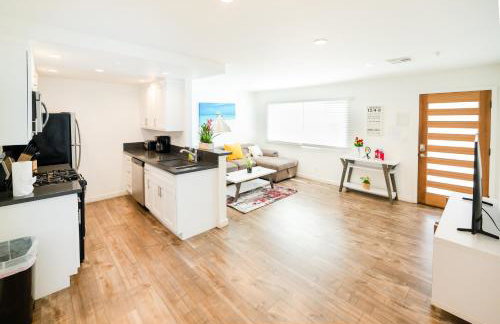 Cozy Stylish 1-Bedroom In Hollywood With Free Gated Parking - Photo 6