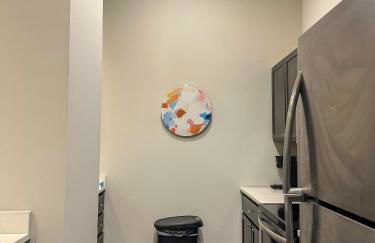 Your Downtown Oasis, Pool Gym in Building Steps from Dining and Top Sights - Foto 12