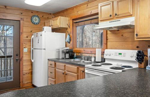 Beary Cozy- No Pet Fee, Hot Tub, Fireplace, WiFi - Foto 17