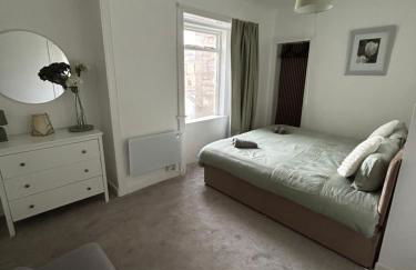 Calm of Cumbrae - Photo 8