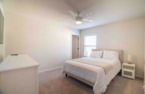 Modern 4BR home in Casa Grande 65 inch TV - Foto 18