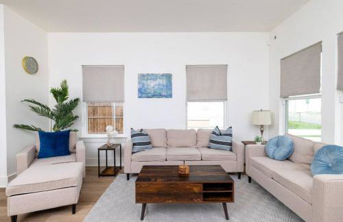 Fenced Yard - Fire Pit - Gated Parking - Workspace - Foto 6