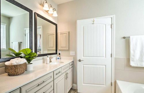 Sun City House with Fire Pit in 55 and Over Comm! - Foto 16