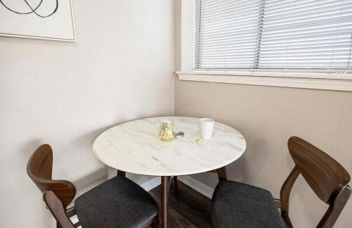 A Trendy Escape close to Downtown Peoria - Foto 10