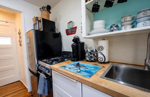 Breezy 1BR Retreat Walk to UofA and Spring Fun - Foto 41