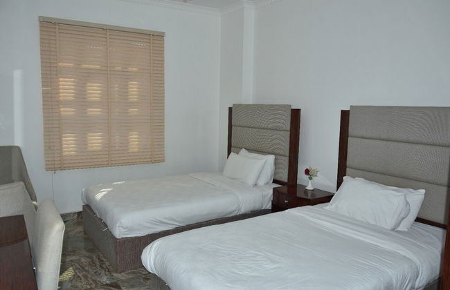 ROYAL SUITE HOTEL APARTMENTS - Photo 3