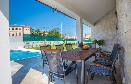 Villa in Brtonigla With Private Pool - Foto 14