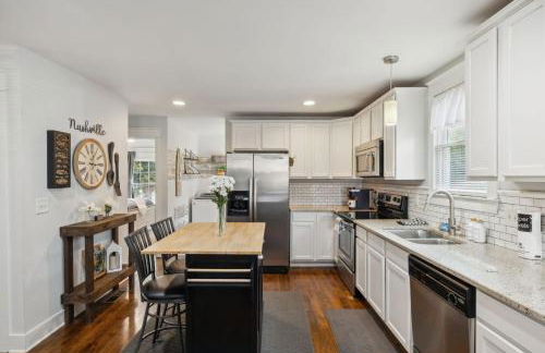 East Nashville Sweetie Near to Downtown 2 Bed 2 Bath with Fenced Yard 30 or more Days by SkyRun Nashville - Foto 52