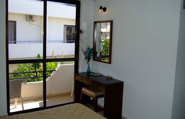 Antonios Hotel - Photo 33