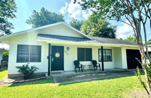 Soothing Greens Color Peaceful 3 BR 1BA Dwelling - Foto 19