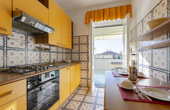 JOIVY Light Flat for 5 in the Heart of Bogliasco - Foto 12