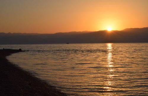 Alexandros Beachfront Apartments near Petalidi with Private Sunbeds & Sea View - Foto 30