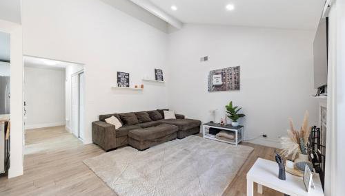 Modern Downtown Escape Sleeps 10 - Foto 1