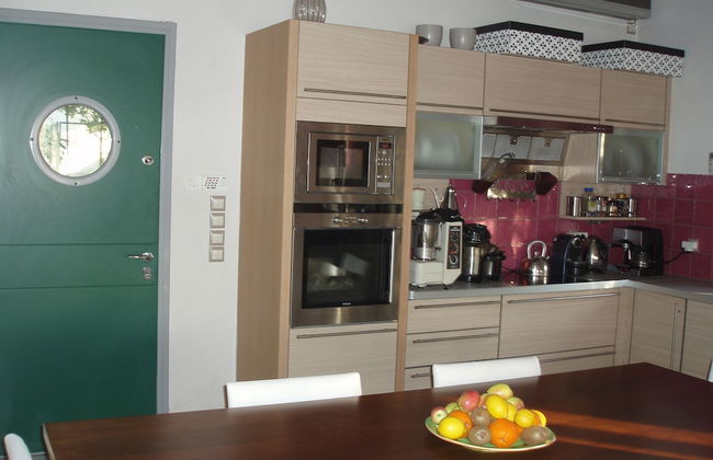 Gorgeous Apartment Pool Anavissos - Foto 5