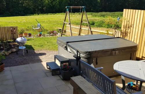 3 Bedroom Cottage - Hot Tub Garden Parking - Foto 14