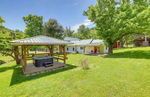 Hot Tub Soaks and Fireside Nights! Marshall Cottage - Foto 35