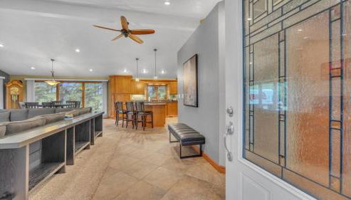 Beautiful private home in the woods BONUS Hot Tub - Foto 4