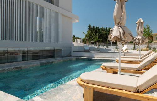 FOS Luxury Suites - Photo 11