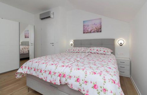 Gorgeous Home In Smokovic - Photo 5