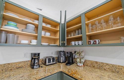 Stunning 4-bedroom Villa w/ Pool - Close to Disney Parks and Gulf Courses! - Photo 14