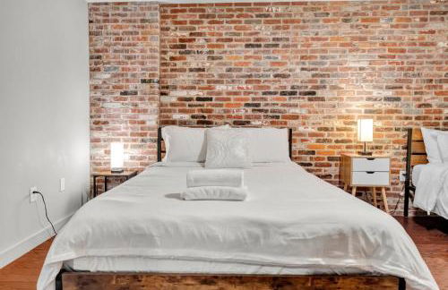 Ideal Spot Near 4th Street Live & Local Dining - Foto 30