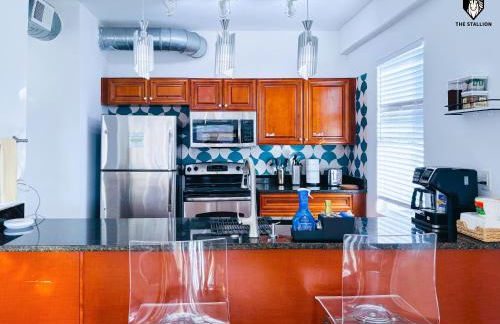 The Stallion #310 - Walk to Museums - Premium Loft with gated parking - Foto 13