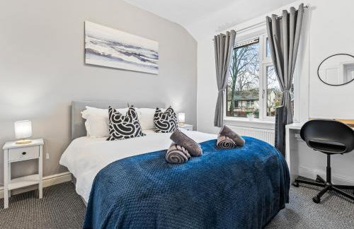 Crew Quarters - Your Ideal Stay in Bury - Photo 6