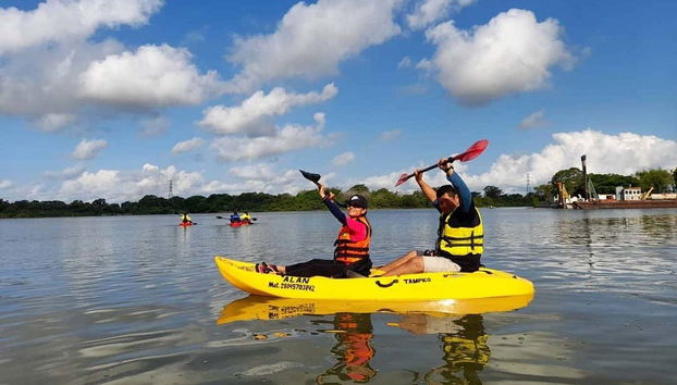 Kayak nella laguna del Chairel